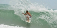 Fotos minhas surfando e de meu filho Arthur Marinho (Imagem: Arquivo Pessoal)