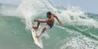 Fotos minhas surfando e de meu filho Arthur Marinho (Imagem: Arquivo Pessoal)