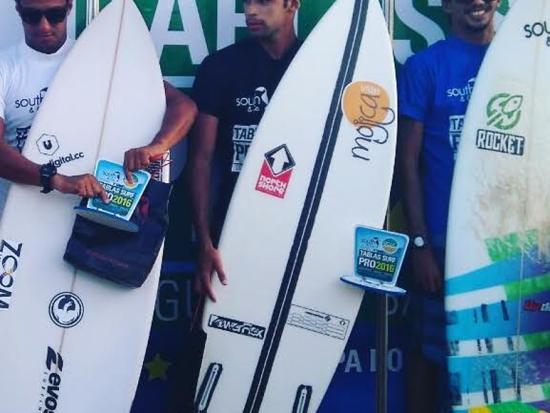 Atleta da equipe Amando TenÃ³rio integrante do Super Surf 2017 e atleta da divisÃ£o de acesso da WSL (Imagem: Arquivo Pessoal)