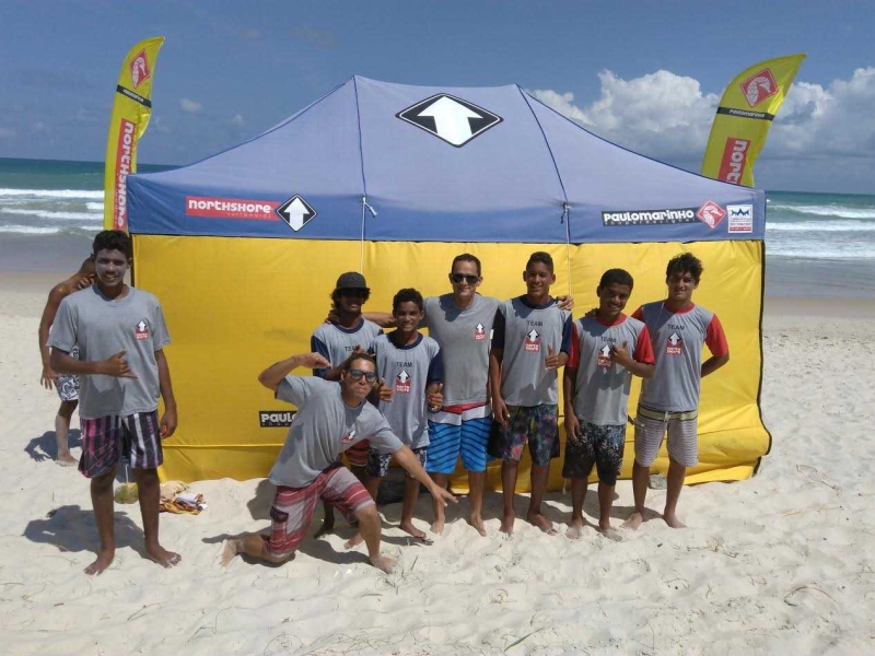 Com parte da equipe de competiÃ§Ã£o (Imagem: Arquivo Pessoal)