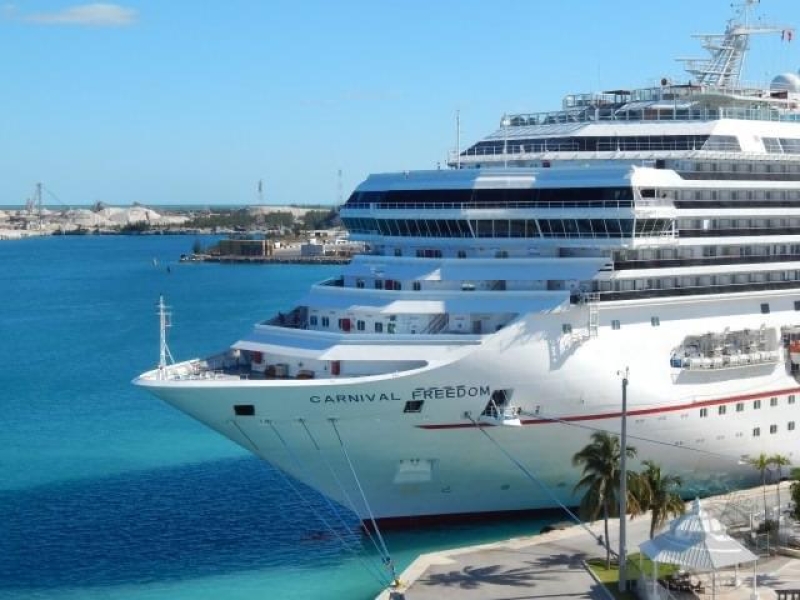 Navio Carnival, com bons preÃ§os saindo da Miami (Foto: Carla Passos)