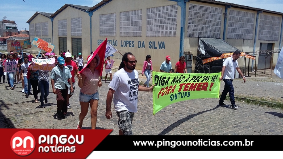 Representantes de sindicatos e associações realizam ato público em Glória (Imagem: Pingou Notícias)