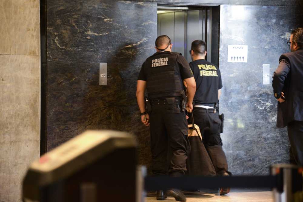 Operação Calicute: Receita Federal pode cobrar R$ 450 milhões de investigados (Imagem: Agência Brasil)
