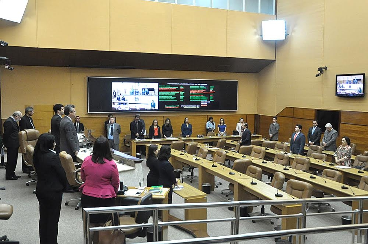 Momento do minuto de silêncio (Imagem: Jadislon Simões/Agência Alese)