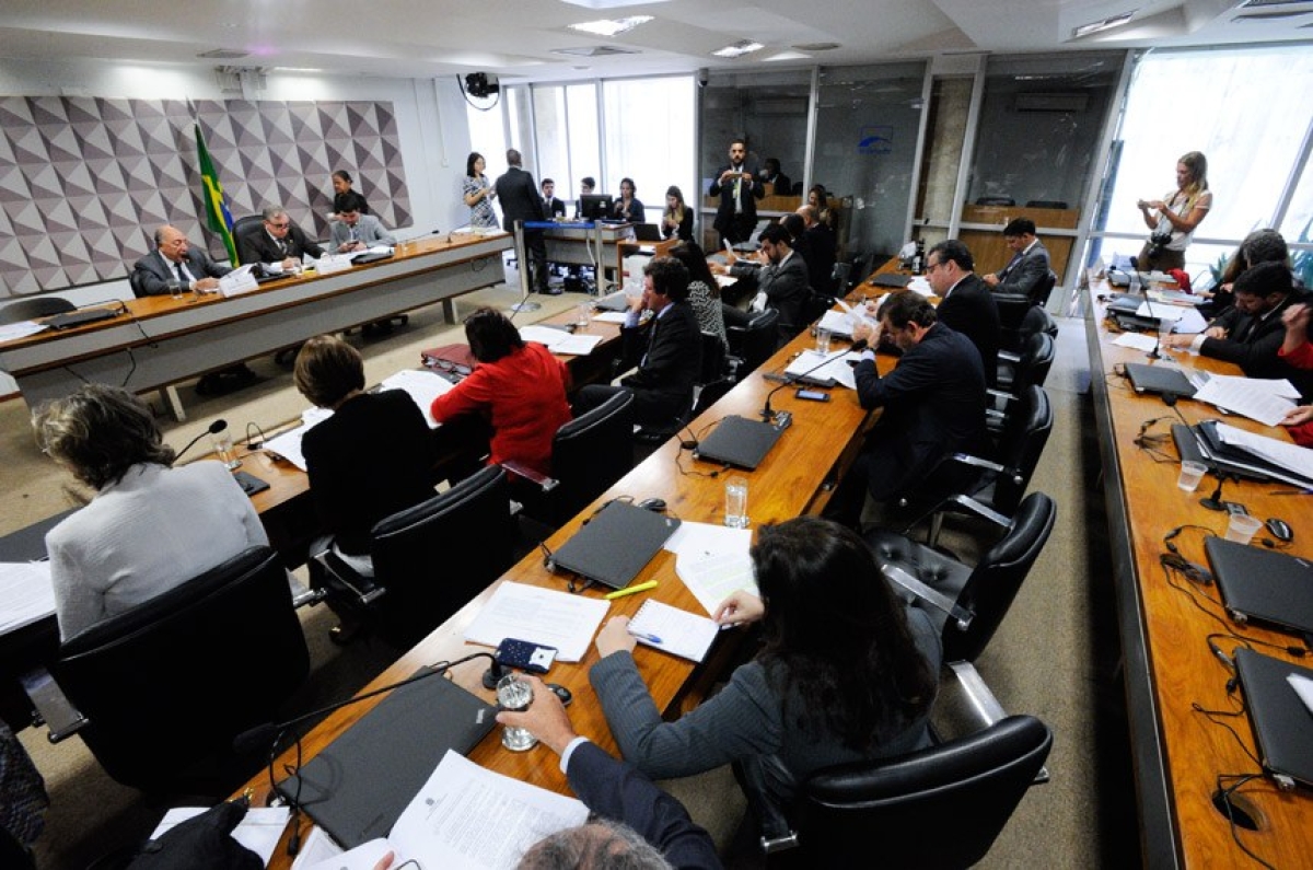 Relator mantém arte e educação física como disciplinas obrigatórias (Imagem: Edilson Rodrigues/Agência Senado)
