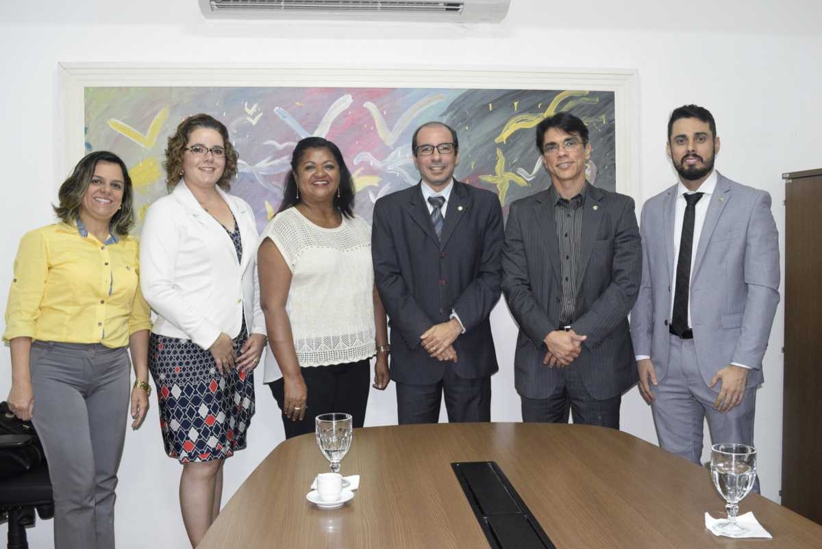Gicelma Menezes Mariana Amaral Maria Amélia dos Santos Jesus Jairo Leó Neto e Aroldo Sávio (Imagem: DPE/SE) Gicelma Menezes Mariana Amaral Maria Amélia dos Santos Jesus Jairo Leó Neto e Aroldo Sávio (Imagem: DPE/SE)