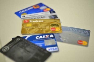 Número de inadimplentes chega a 587 milhões diz pesquisa (Imagem: Agência Brasil)