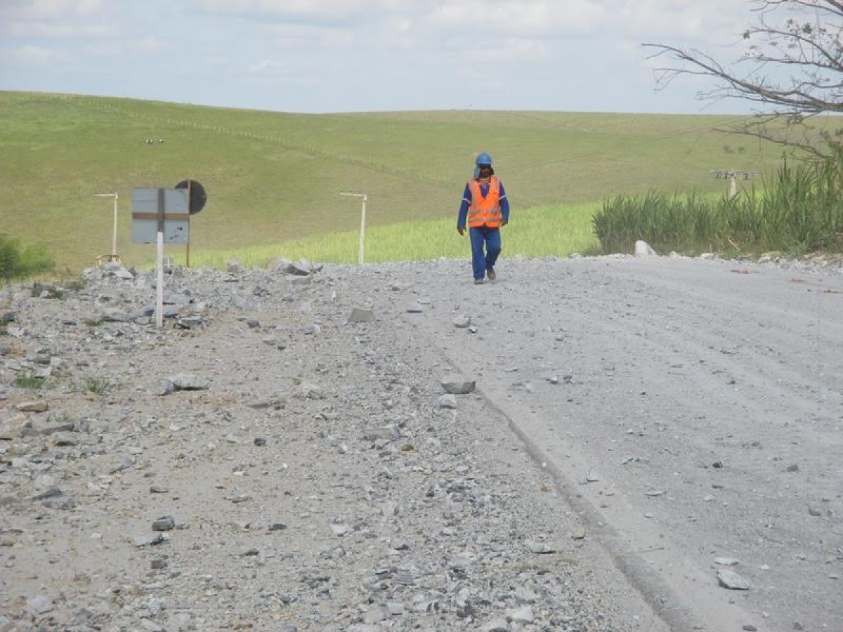 Gestão Ambiental BR-101NE/DNIT acompanhará intervenção e detonação de rochas na BR-101 em Alagoas (Imagem: Comunicação e Educação Ambiental BR-101NE) Gestão Ambiental BR-101NE/DNIT acompanhará intervenção e detonação de rochas na BR-101 em Alagoas (Imagem: Comunicação e Educação Ambiental BR-101NE)