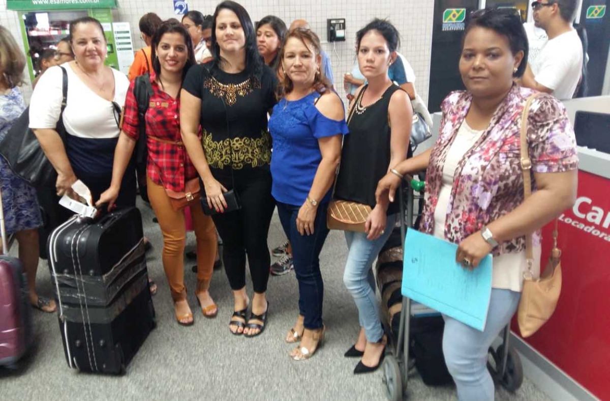 Médicas cubanas que atuarão em Lagarto desembarcam em Sergipe (Imagem: SES/SE) Médicas cubanas que atuarão em Lagarto desembarcam em Sergipe (Imagem: SES/SE)