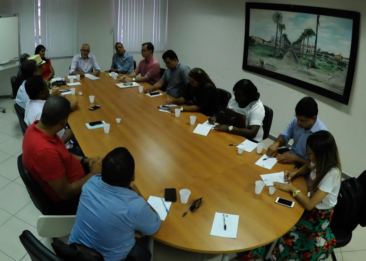 Edvaldo Nogueira reúne sindicatos e anuncia pagamento do 13º salário (Imagem: Janaína Santos/Assessoria Edvaldo Nogueira)