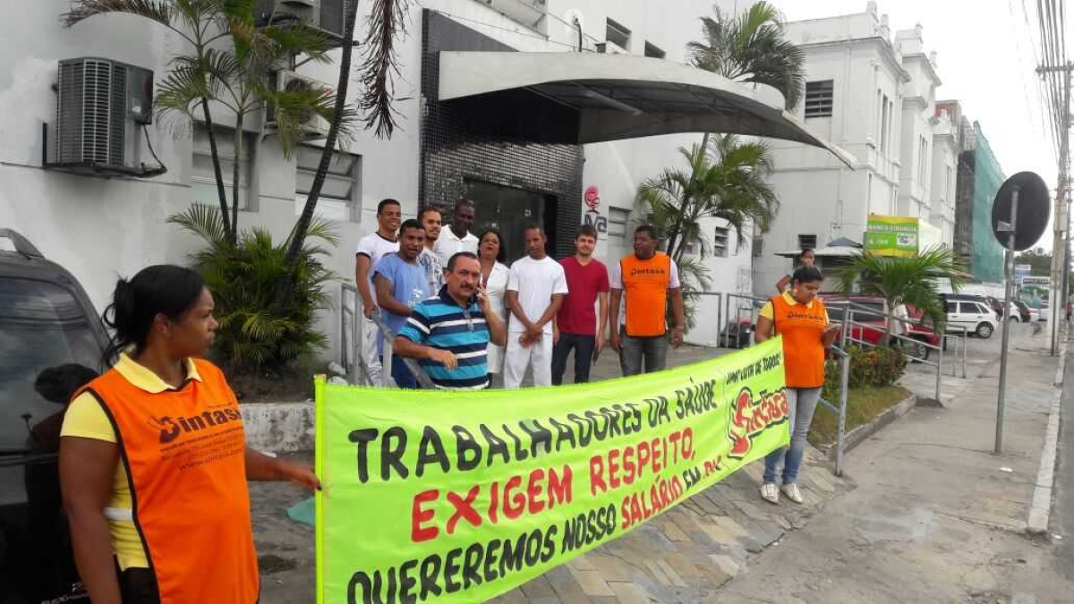 Empregados do Cirurgia fazem paralisação e cobram salário de dezembro e 13º (Imagem: Sintasa/SE)