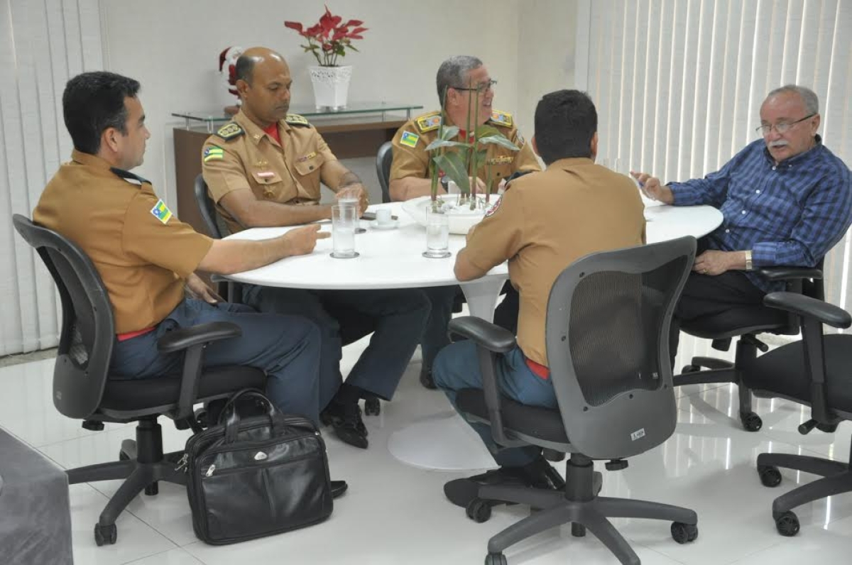 Reunião aconteceu no gabinete do presidente Luciano Bispo (Imagem: Jadilson Simões/Agência Alese)