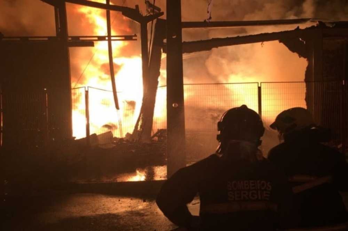 Incêndio ocorreu na madrugada de domingo (Imagem: Divulgação/CBM)