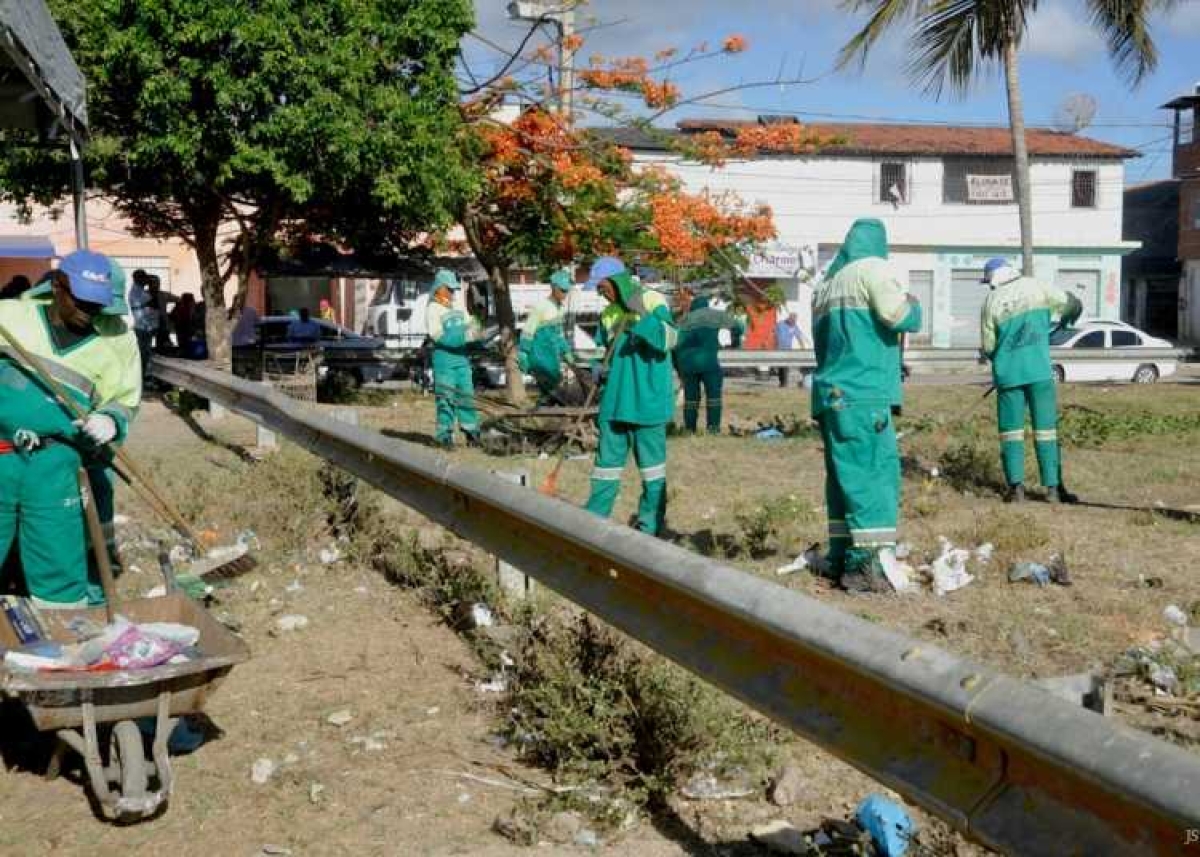 Prefeito lança o programa "Agora Aracaju vai ficar limpa" (Imagem: Janaína Santos/PMA)