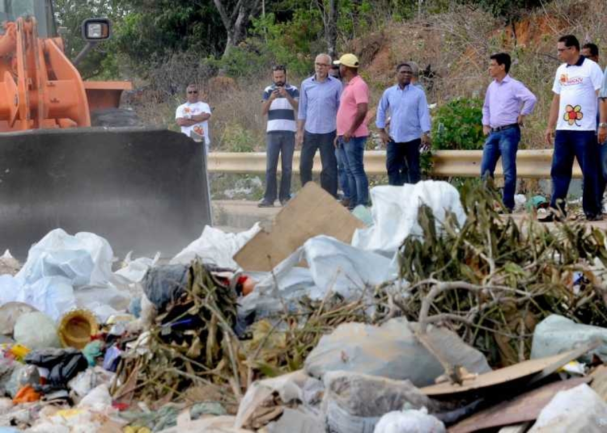 Prefeito lança o programa "Agora Aracaju vai ficar limpa" (Imagem: Janaína Santos/PMA)