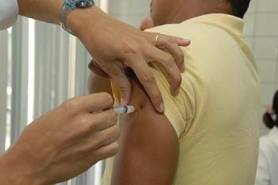 Vacinação contra a febre amarela (Imagem: Divulgação/Prefeitura Municipal de Vitória)