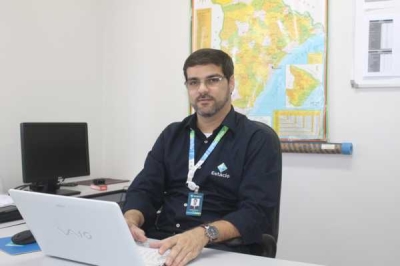 Sugestão de legenda: O diretor da Estácio, Bruno Antunes, anuncia dois novos cursos (Imagem: Divulgação)
