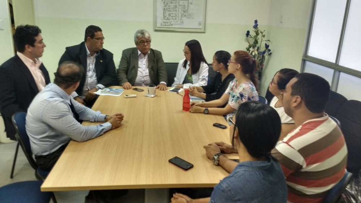 Secretário Almeida Lima visita o Huse em seu primeiro dia de gestão (Imagem: SES/SE)