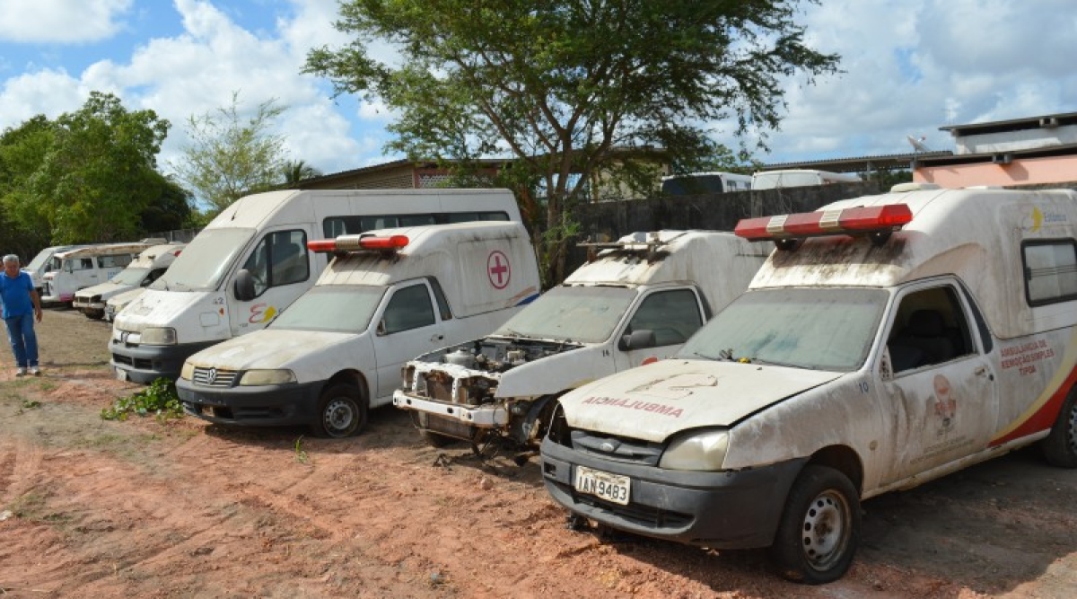 Estância possui apenas 2 ambulâncias para atender todo o perímetro urbano e rural (Imagem: Diário Sergipano)