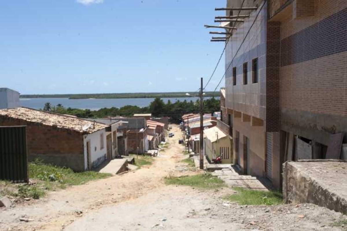 Emurb alerta para invasão à área pública ou irregularidades em construções (Imagem: Emsurb)