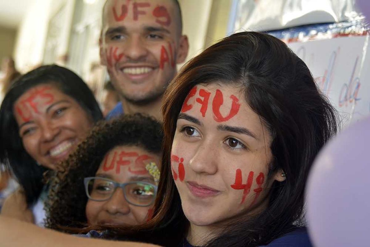 As três unidades de ensino da rede pública estadual que já ofertam o ensino médio em tempo integral foram as responsáveis pelos melhores índices de aprovação de estudantes em instituições públicas de ensino superior na 1ª chamada do Sisu 2017 (Imagem: Eugênio Barreto/Seed/SE)