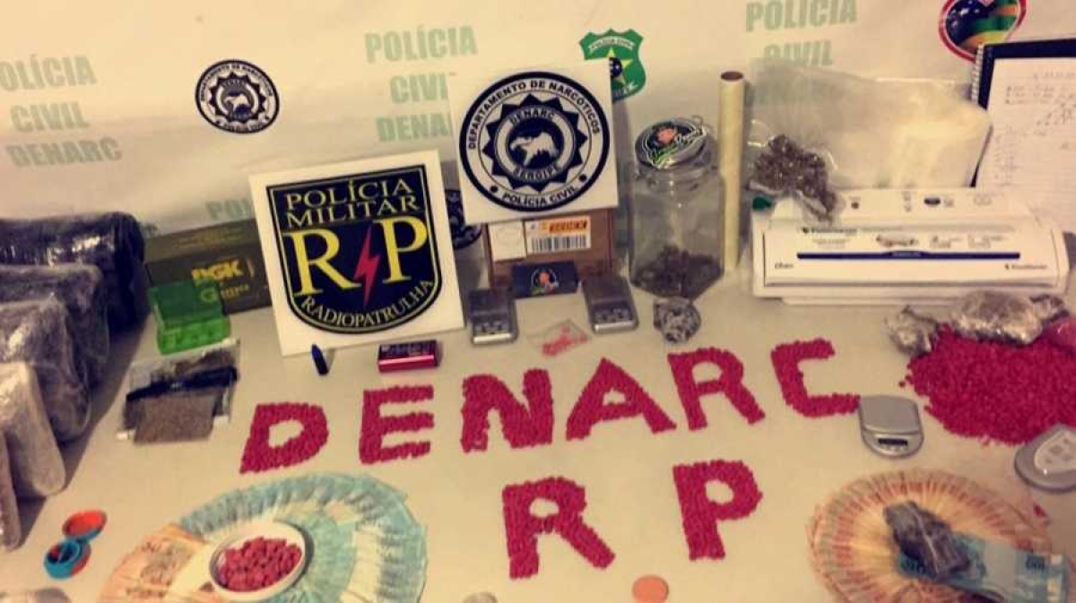 Operação conjunta resulta em prisão de traficante e na apreensão de drogas (Imagem: SSP/SE)