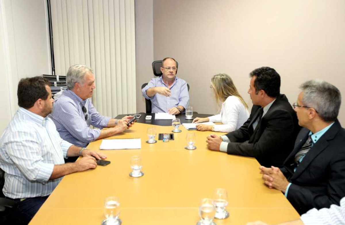 O vice-governador Belivaldo Chagas recebeu, durante a tarde desta segunda-feira, 06, representantes do Banco do Brasil e do Sebrae/SE (Fotos: André Moreira/ASN)