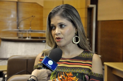 Assessora de Comunicação dos Correios em Sergipe, a jornalista Gabriela Melo (Imagem: Jadilson Simões/Agência Alese)