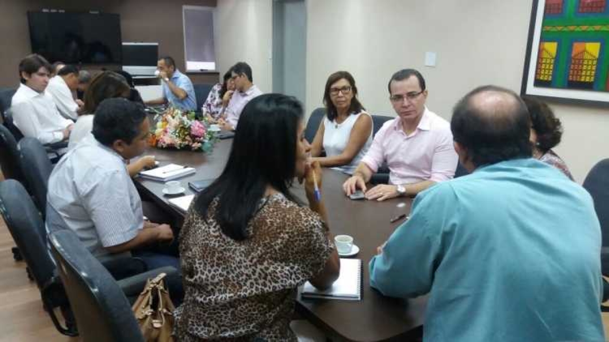 Secretário e reitor sinalizam parceria para integrar estudantes, residentes e professores à rede de saúde da capital (Foto: SMS/Aracaju)