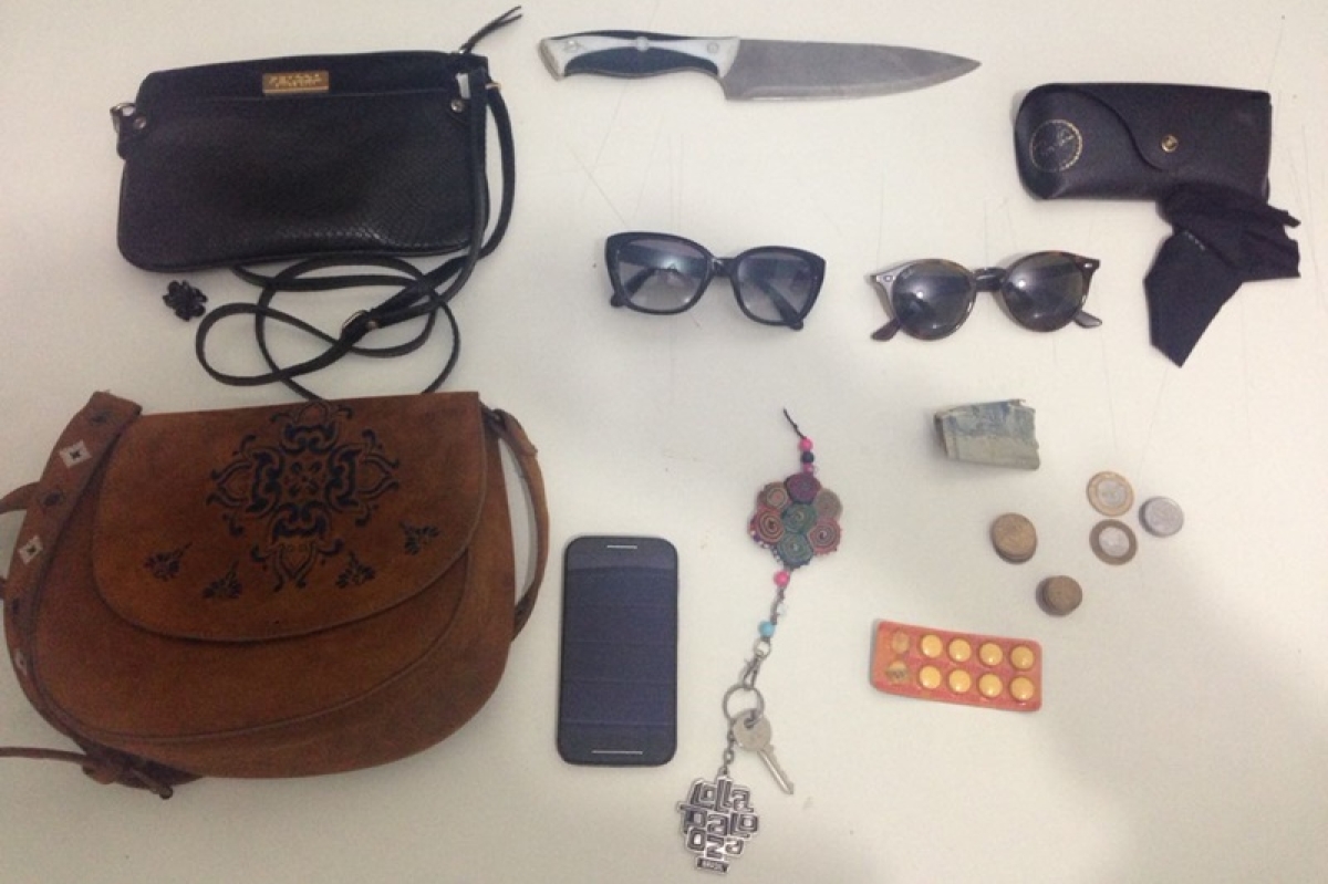 PM/Sergipe prendeu homem que acabara de roubar ônibus na orla de Atalaia (Foto: PM/SE)