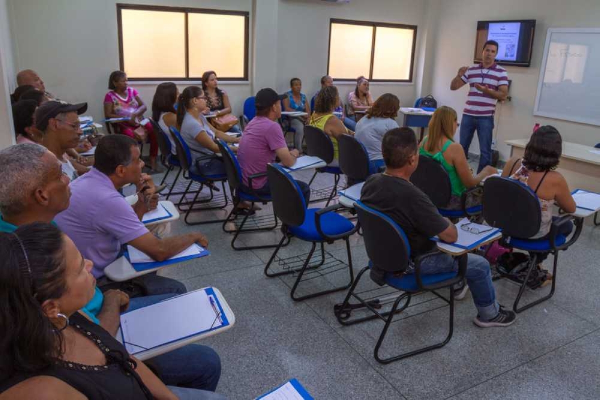 Senac e Fundat capacitam ambulantes que irão trabalhar no carnaval (Foto: Assessoria Fecomércio/SE)