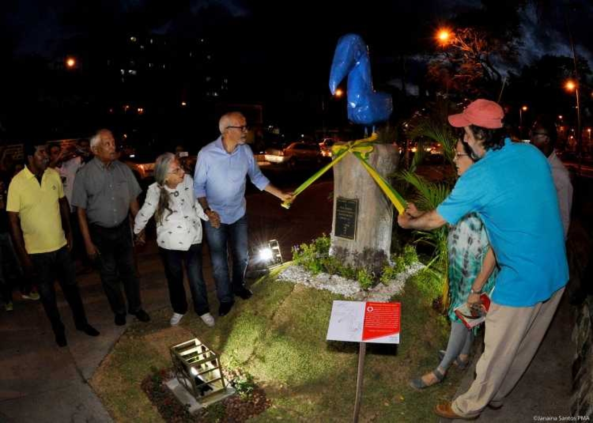 Edvaldo Nogueira inaugura monumento em homenagem ao poeta Mário Jorge e recria concurso de poesia (Foto: Janaína Santos/PMA)