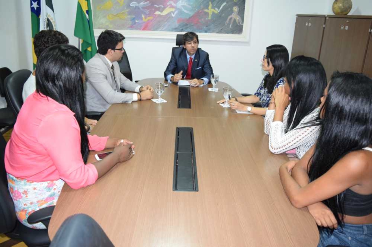 Astra busca apoio da Defensoria Pública de Sergipe para garantir direitos básicos dos travestis e transexuais (Foto: DPE/SE)