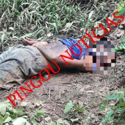 Corpo é encontrado amarrado e com sinais de espancamento no Sertão (Foto: WhatsApp/Via Pingou Notícias) Corpo é encontrado amarrado e com sinais de espancamento no Sertão (Foto: WhatsApp/Via Pingou Notícias)