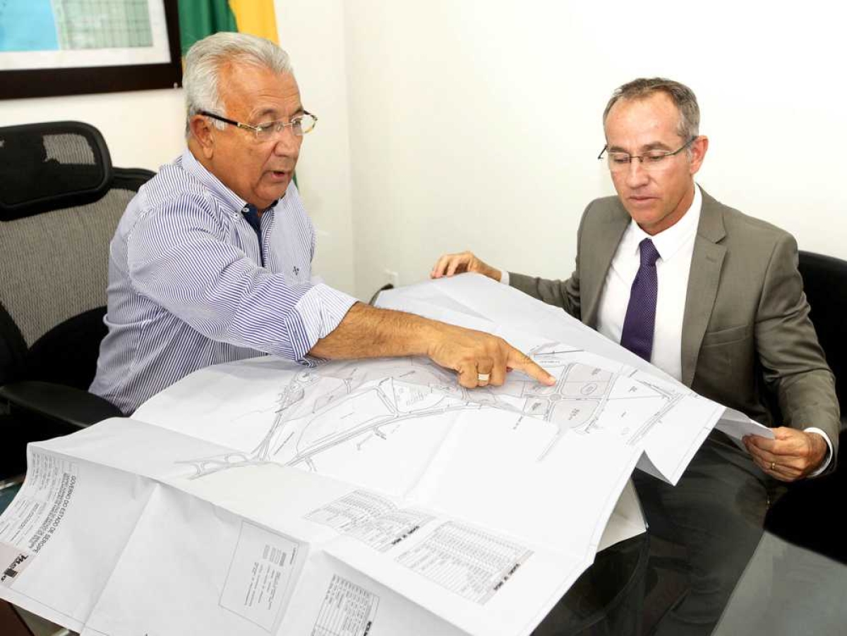 Governador de Sergipe doa terreno para construção da sede da Câmara Municipal de Aracaju (Foto: André Moreira/ASN) Governador de Sergipe doa terreno para construção da sede da Câmara Municipal de Aracaju (Foto: André Moreira/ASN)