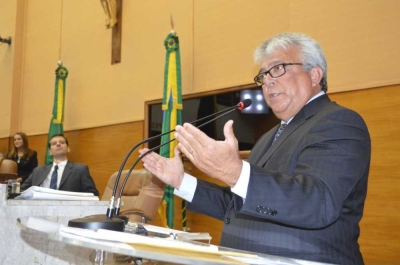 O procurador do MPF, Ramiro Rockebach e o secretário da Saúde, José Almeida Lima estiveram na Alese, em sessão especial (Foto: Portal Infonet)