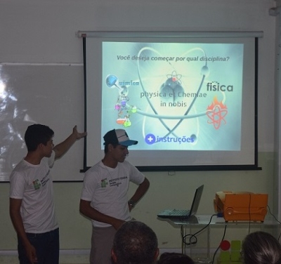 Alunos de Agropecuária do Campus Glória desenvolvem jogos sobre Química e Física (Foto: IFS)