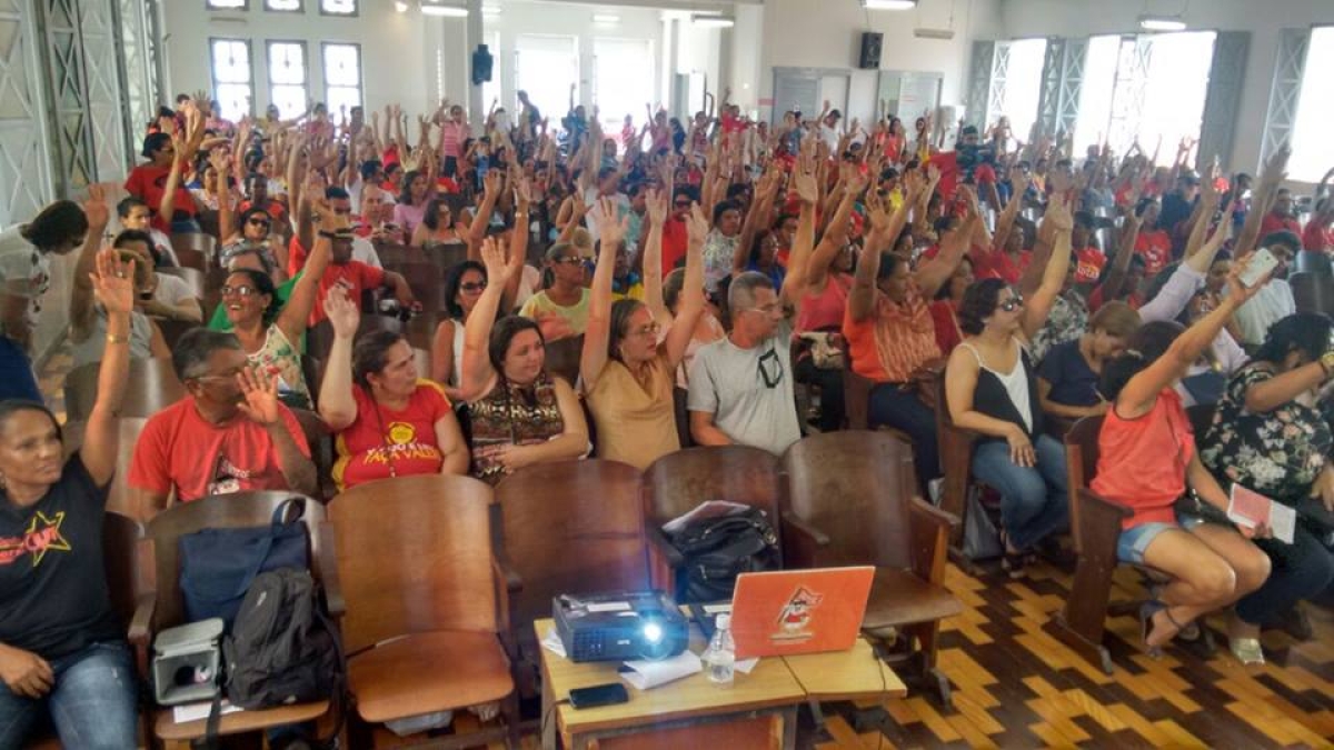 Professores de Sergipe deliberam greve por tempo indeterminado (Foto: Sintese) Professores de Sergipe deliberam greve por tempo indeterminado (Foto: Sintese)
