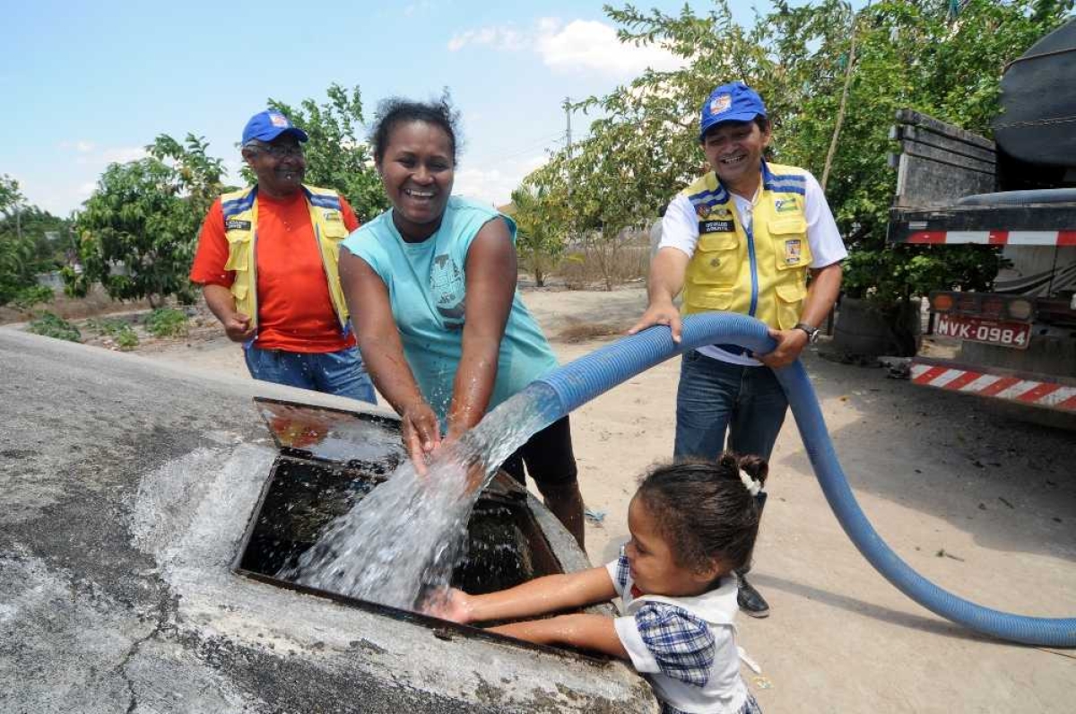 Municípios do Alto Sertão receberão caminhões-pipa a partir desta segunda, dia 13 (Foto: Arquivo/ASN) Municípios do Alto Sertão receberão caminhões-pipa a partir desta segunda, dia 13 (Foto: Arquivo/ASN)