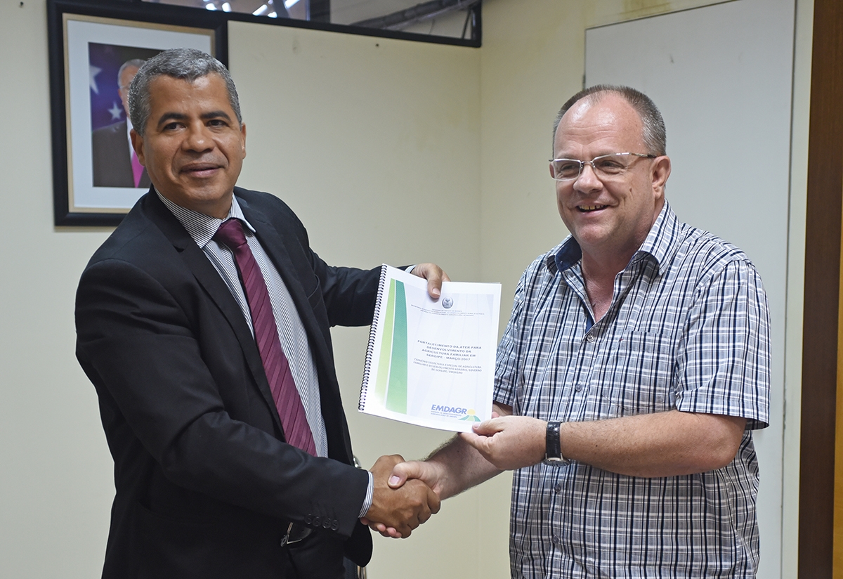 Investimentos foram anunciados na tarde desta quinta-feira, 09, durante reunião entre o vice-governador Belivaldo Chagas, o secretário especial de Agricultura Familiar e do Desenvolvimento Agrário, José Ricardo Roseno (Foto: Marcelle Cristinne/ASN) Investimentos foram anunciados na tarde desta quinta-feira, 09, durante reunião entre o vice-governador Belivaldo Chagas, o secretário especial de Agricultura Familiar e do Desenvolvimento Agrário, José Ricardo Roseno (Foto: Marcelle Cristinne/ASN)