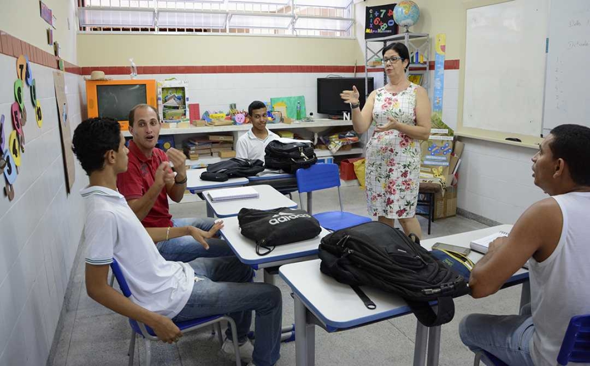 As vagas são divididas em dois grupos, sendo 22 para atuação na Sala de Recursos Multifuncionais e mais 21 para ensino fundamental menor com alunos surdos. As vagas estão distribuídas por todas as Diretorias Regionais de Educação (DRE??s) (Foto: Maria Odília/Seed/SE)