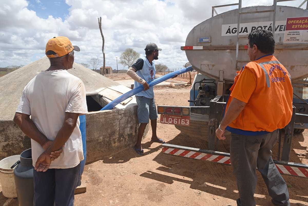 Um dos beneficiados é o agricultor Pedro Alexandre da Silva, morador do povoado Morro Vermelho, em Poço Redondo (Foto: Marcelle Cristinne/ASN) Um dos beneficiados é o agricultor Pedro Alexandre da Silva, morador do povoado Morro Vermelho, em Poço Redondo (Foto: Marcelle Cristinne/ASN)