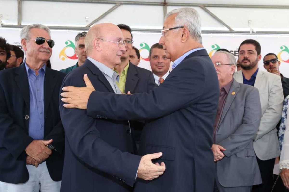 O governador Jackson Barreto e o ministro da Justiça e Segurança Pública, Osmar José Serraglio, inauguraram nesta sexta-feira, 24, a Cadeia Pública Territorial de Areia Branca Agente Penitenciário Antônio Nascimento Nogueira e seu acesso rodoviário (Foto: Jorge Henrique/ASN)