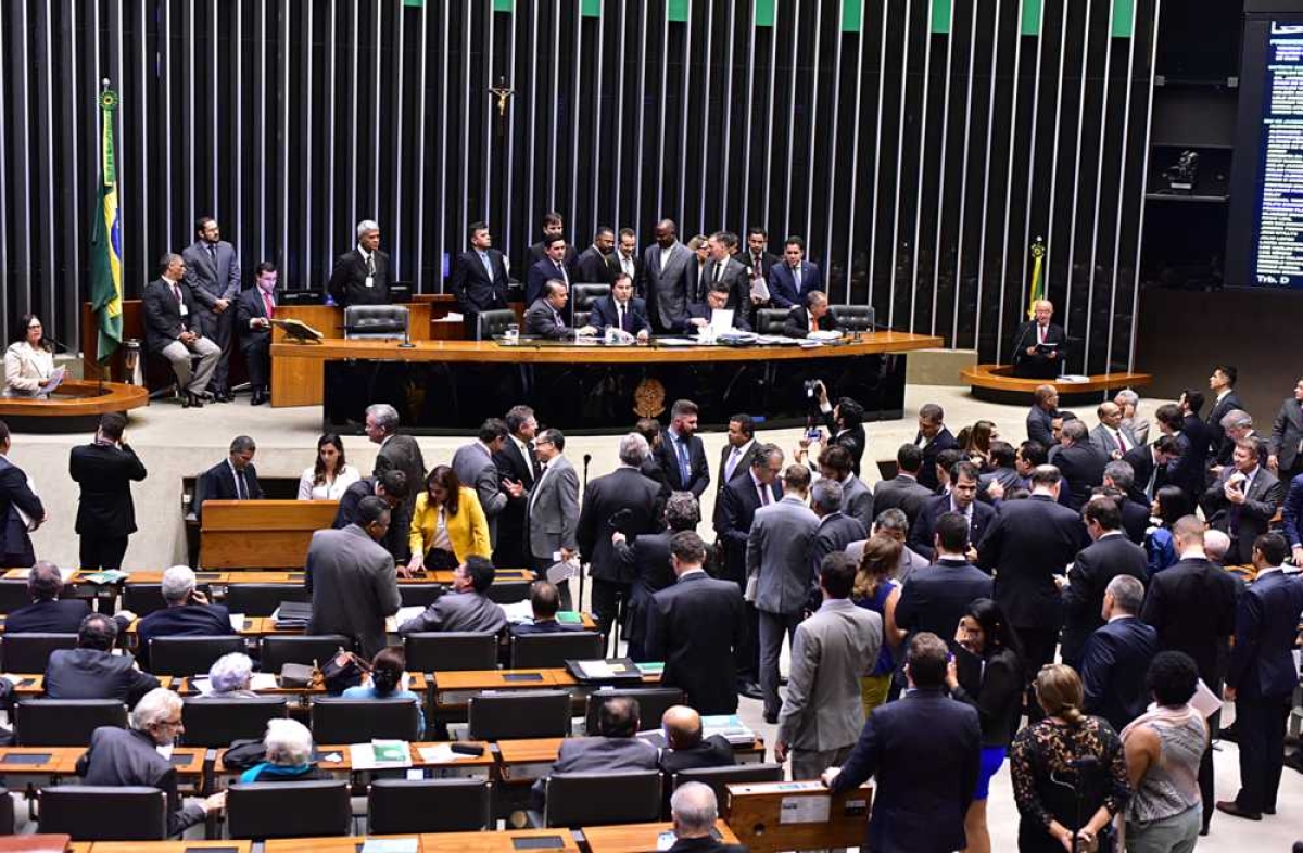 Proposta recebeu 304 votos favoráveis em Plenário, mas eram necessários 308 para aprová-la em segundo turno (Foto: Zeca Ribeiro/Câmara dos Deputados)