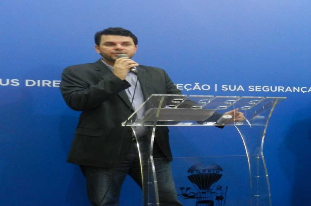 O delegado João Eduardo informou que o suspeito confessou o crime (Foto: Portal Infonet)