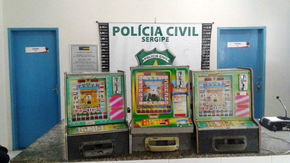 Polícia abre operação e apreende máquinas caça-níqueis em Glória (Foto: Portal Mais Sertão)
