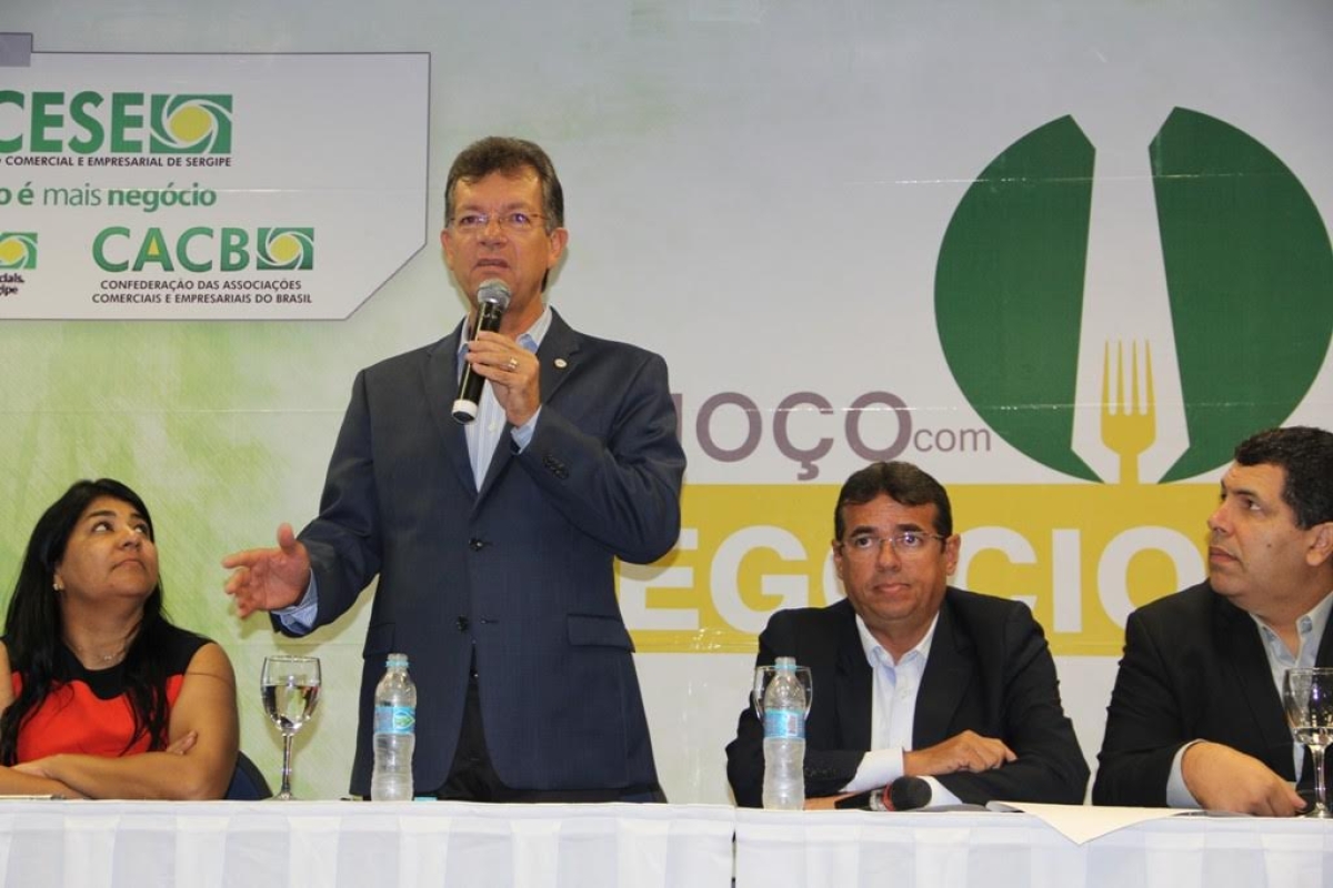Laércio Oliveira diz em almoço da Acese que Lei da Terceirização garante todos os direitos dos trabalhadores (Foto: Assessoria Laércio Oliveira)  