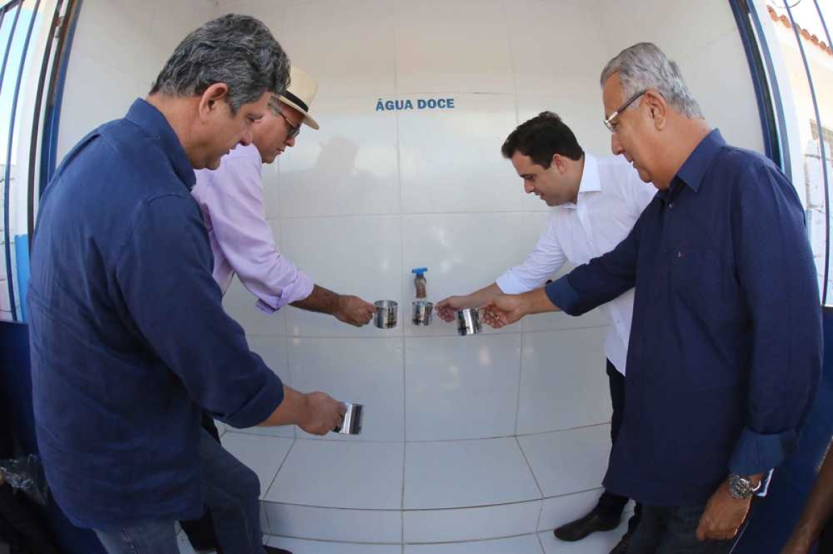 O governador Jackson Barreto fez uma maratona de inaugurações em Poço Verde, no Centro-Sul sergipano, nesta quarta-feira, 19, onde visitou sete comunidades durante todo o dia (Foto: Jorge Henrique/ASN)