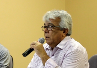 O secretário de estado da saúde, Almeida Lima, explicou as medidas para redução de gastos (Foto: Ricardo Pinho/SES/SE)