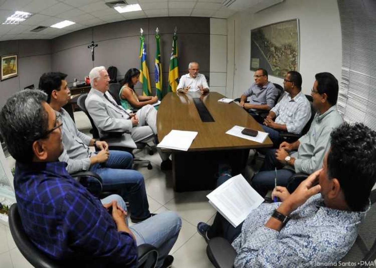 Luiz Roberto assume presidência da Emsurb. Prefeitura de Aracaju fará novo contrato emergencial do Lixo (Foto: Janaína Santos/PMA)